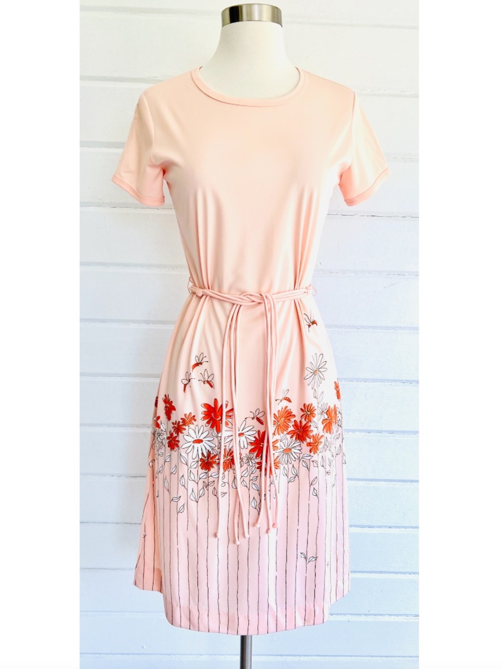 Vintage ALFRED SHAHEEN Short Sleeve Dress with Tie Belt - Flowers and Bees! - 6